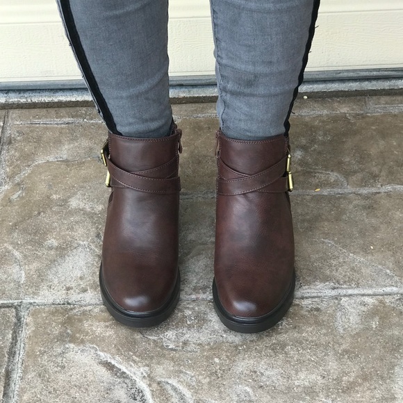 Texas Brown Wraparound Buckle Flat Ankle Booties - Picture 3 of 8